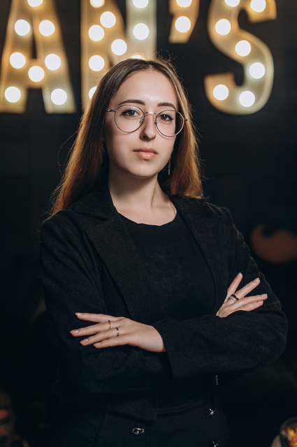 Єлизавета - Майстер манікюру та педикюру 